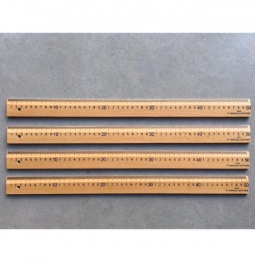 Thước gỗ may đo loại tốt có 2 cỡ để chọn lựa là dài 50cm và 60cm