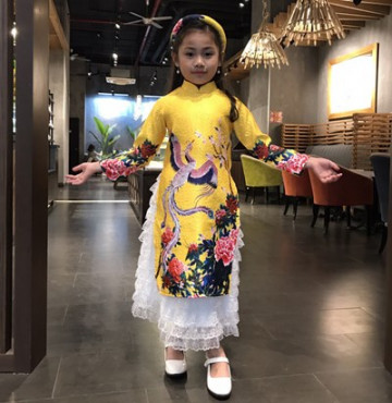 Bán buôn bộ áo dài gấm bé gái in hình Công, Phượng (2-7T)