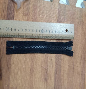 Dây khóa kéo kim loại màu đen dài 20 cm